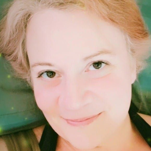 Meet your Posher, Christina - Picture 1 of 1